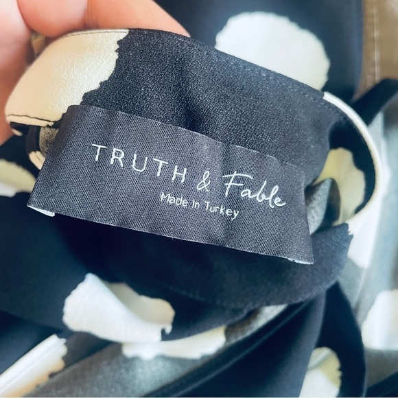 TRUTH & FABLE Keyhole Black & White Maxi Dress – Size M - Picture 15 of 17